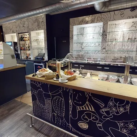 Ibis Airport 3*