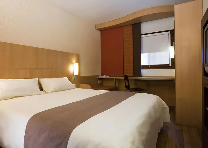 Ibis Airport Hotel Kolonia