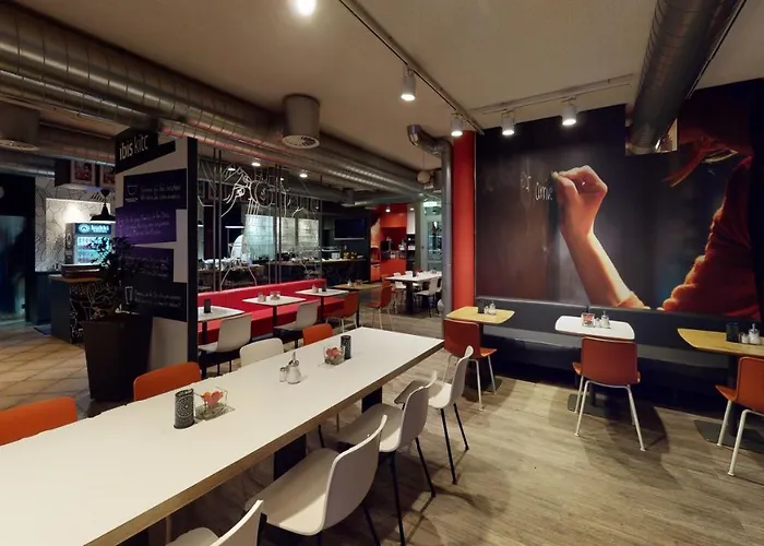 Hotel Ibis Airport 3*