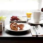 Ibis Airport 3*