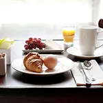 Ibis Airport 3*