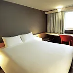 Ibis Airport Kolonia