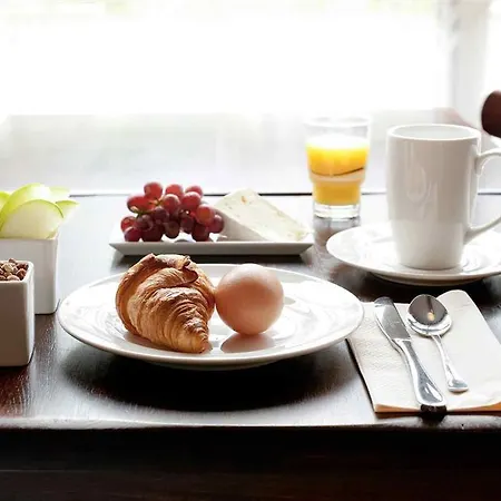 科隆机场宜必思酒店 3*