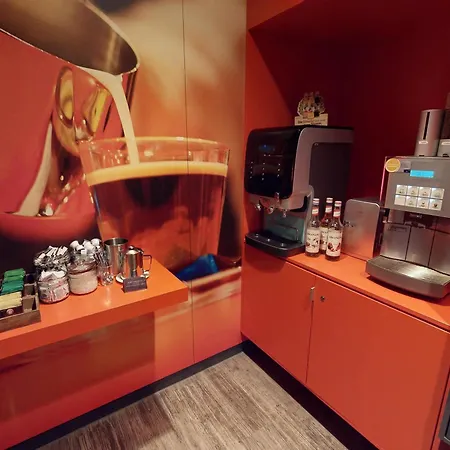 科隆机场宜必思酒店