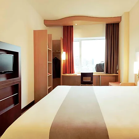 Ibis Airport 3*