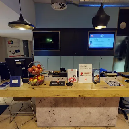 酒店 科隆机场宜必思酒店 3*