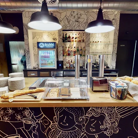 科隆机场宜必思酒店