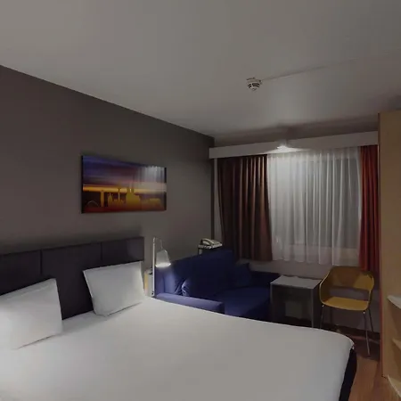 Ibis Airport فندق 3*
