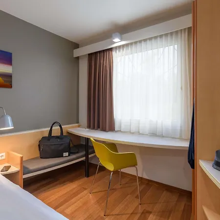 Hotel Ibis Airport