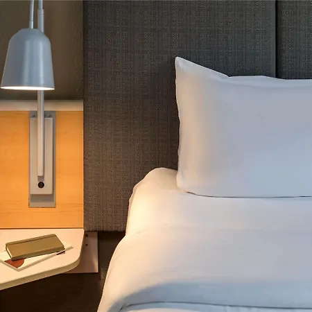 Hotel Ibis Airport 3*