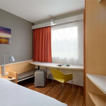 Ibis Airport Hotel 3*