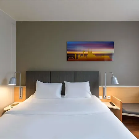 Ibis Airport 3*