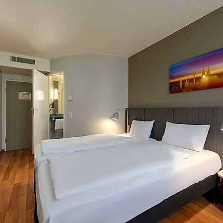 Ibis Airport Hotel Colonia