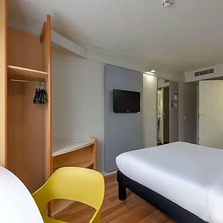 Hotel Ibis Airport