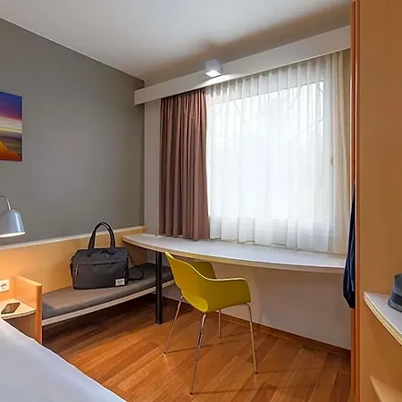 Ibis Airport 3* Colonia