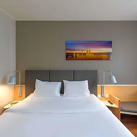 Ibis Airport Hotel Colonia