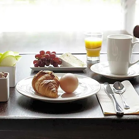 Ibis Airport 3*