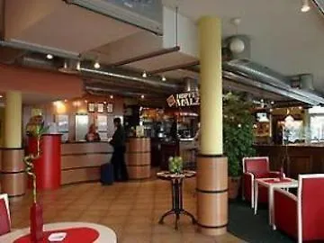 Ibis Airport Hotell