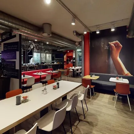 Ξενοδοχείο Ibis Airport 3*