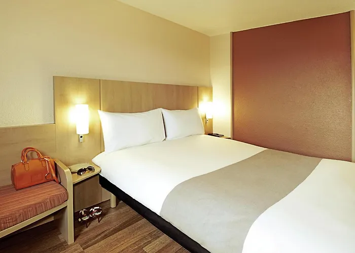 Ibis Airport 3*