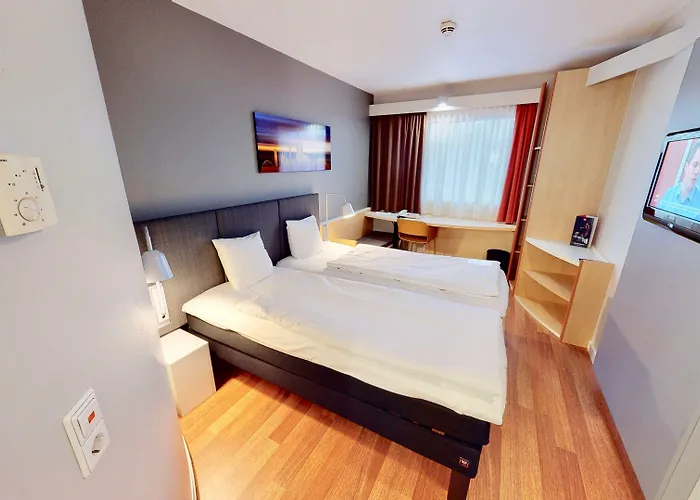 Ibis Airport מלון 3*