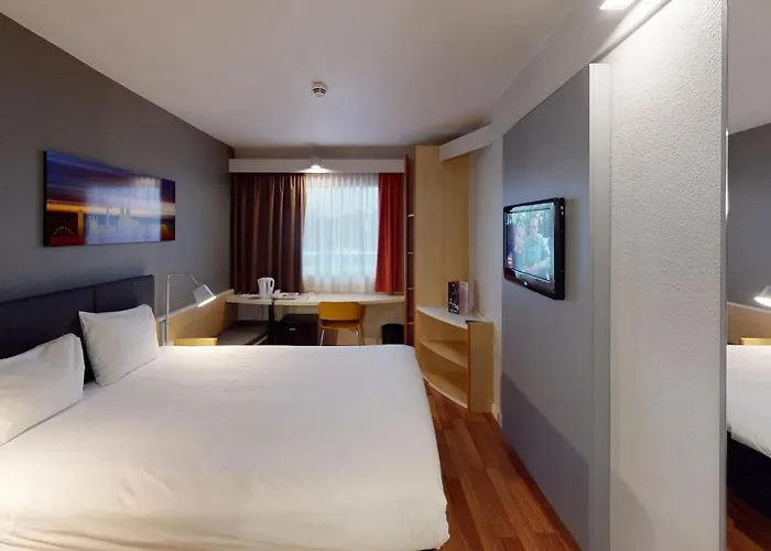 Ibis Airport 3*