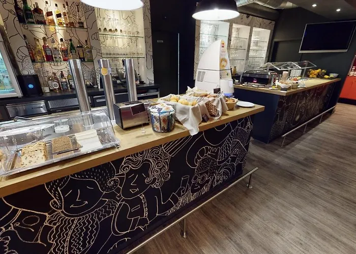 Ibis Airport 3* קלן