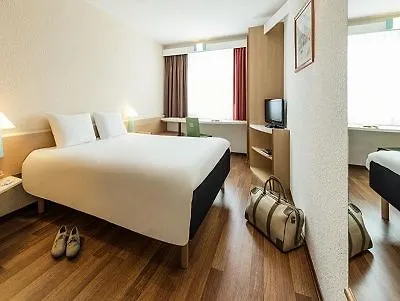 Ibis Airport Hotel 3*